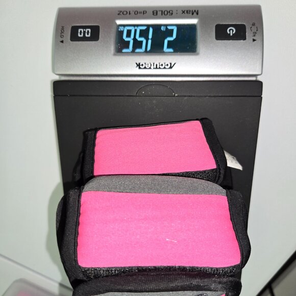 Golds Gym 3lb Pair Adjustable Ankle/wrist Weights Pink 2×1.5 lb - Picture 7 of 7